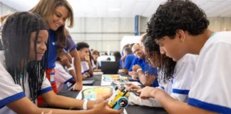 Stellantis annonce le déploiement de 130 projets éducatifs à l’occasion de la Journée Internationale de l’Éducation Stellantis Philanthropy - Journée Internationale de l'Éducation