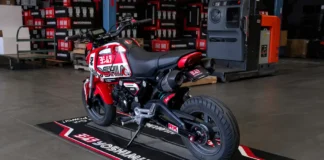 Tapis environnemental Moto : l’équipement devenu obligatoire sur circuit et indispensable au garage Tapis environnemental Moto