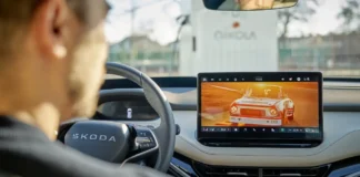 Škoda élargit l’offre d’infodivertissement de ses modèles 100 % électriques Skoda Play, nouvelle fonctionnalité convertissement réservée aux modèles électriques