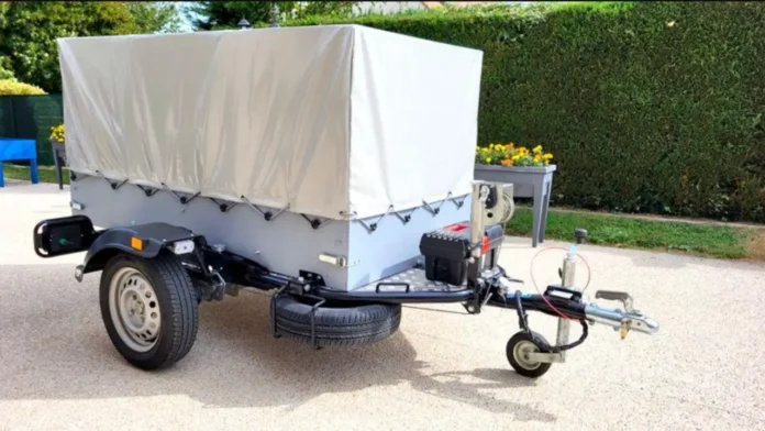 Bâche sur mesure pour remorque bagagère