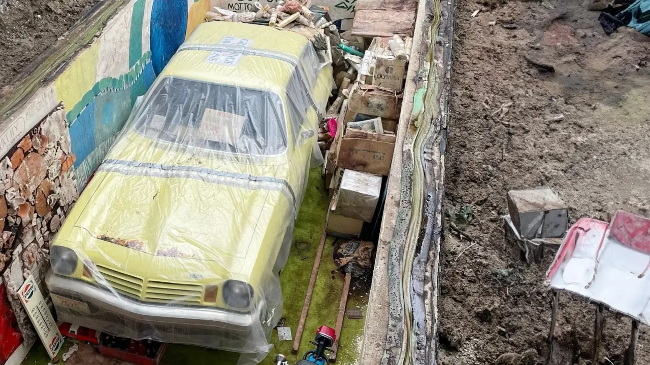 Chevrolet Vega 1975 enterrée il y a 50 ans