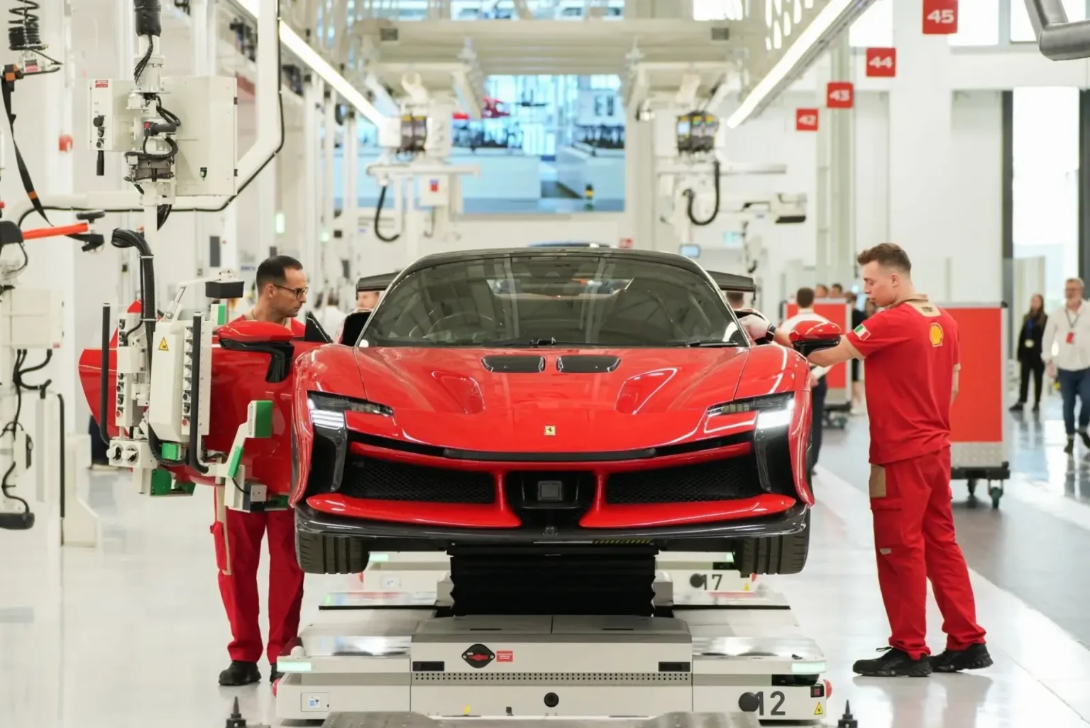 Ferrari Luce 2027
