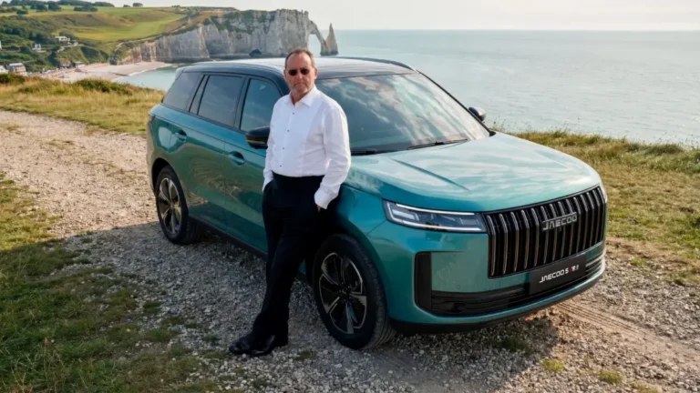 Jean Reno est l’ambassadeur de JAECOO en France Jean Reno - JAECOO 5