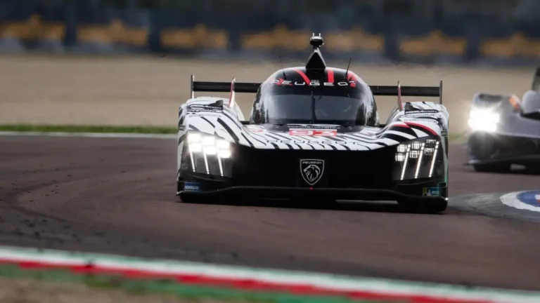 La Team Peugeot TotalEnergies démarre mal à Imola