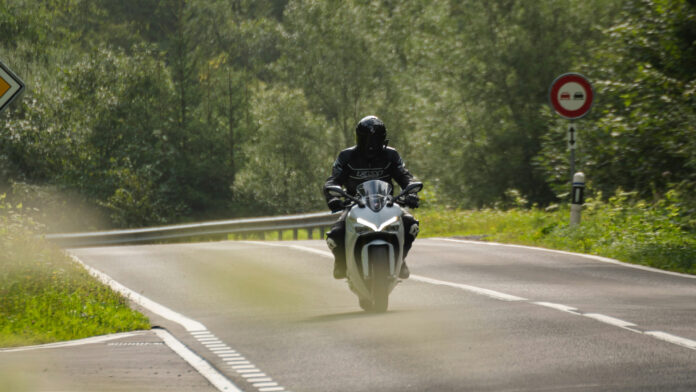 Formation au permis moto A : un moyen de maximiser ses chances au permis ?