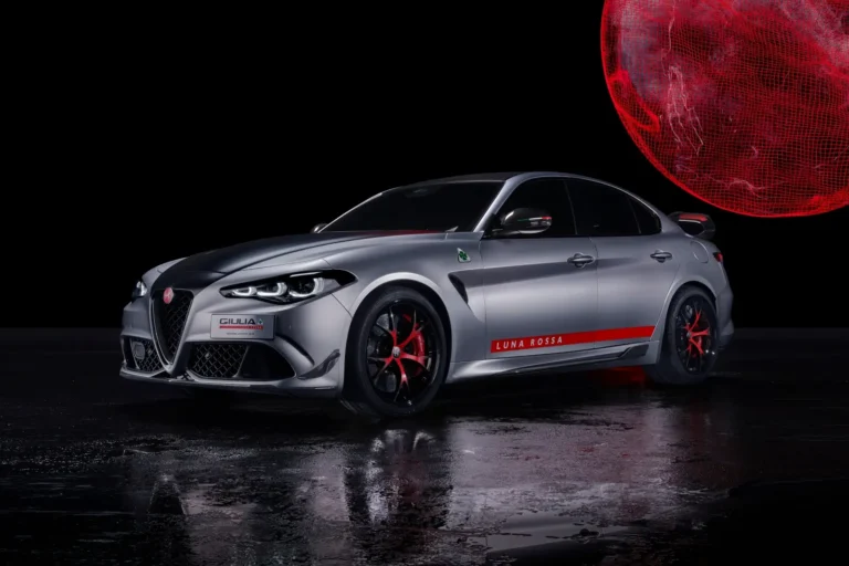 Alfa Romeo Giulia Quadrifoglio Luna Rossa