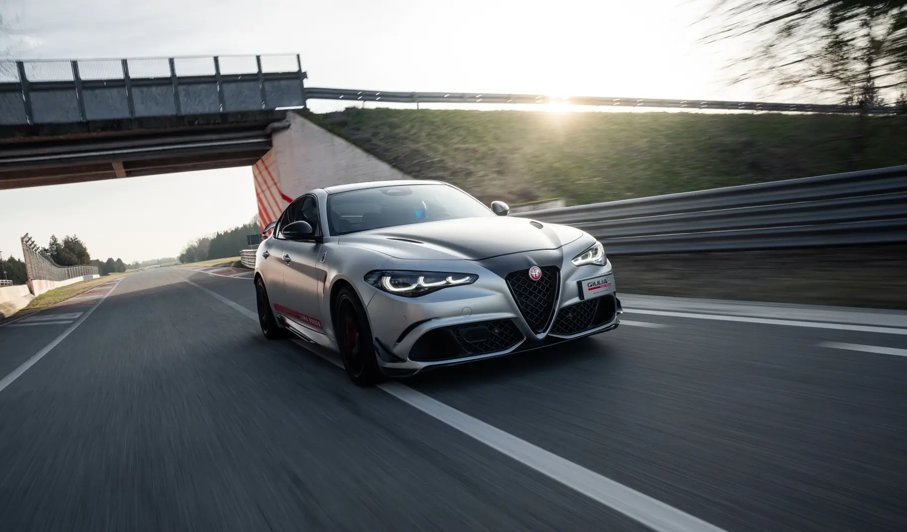 Alfa Romeo Giulia Quadrifoglio Luna Rossa