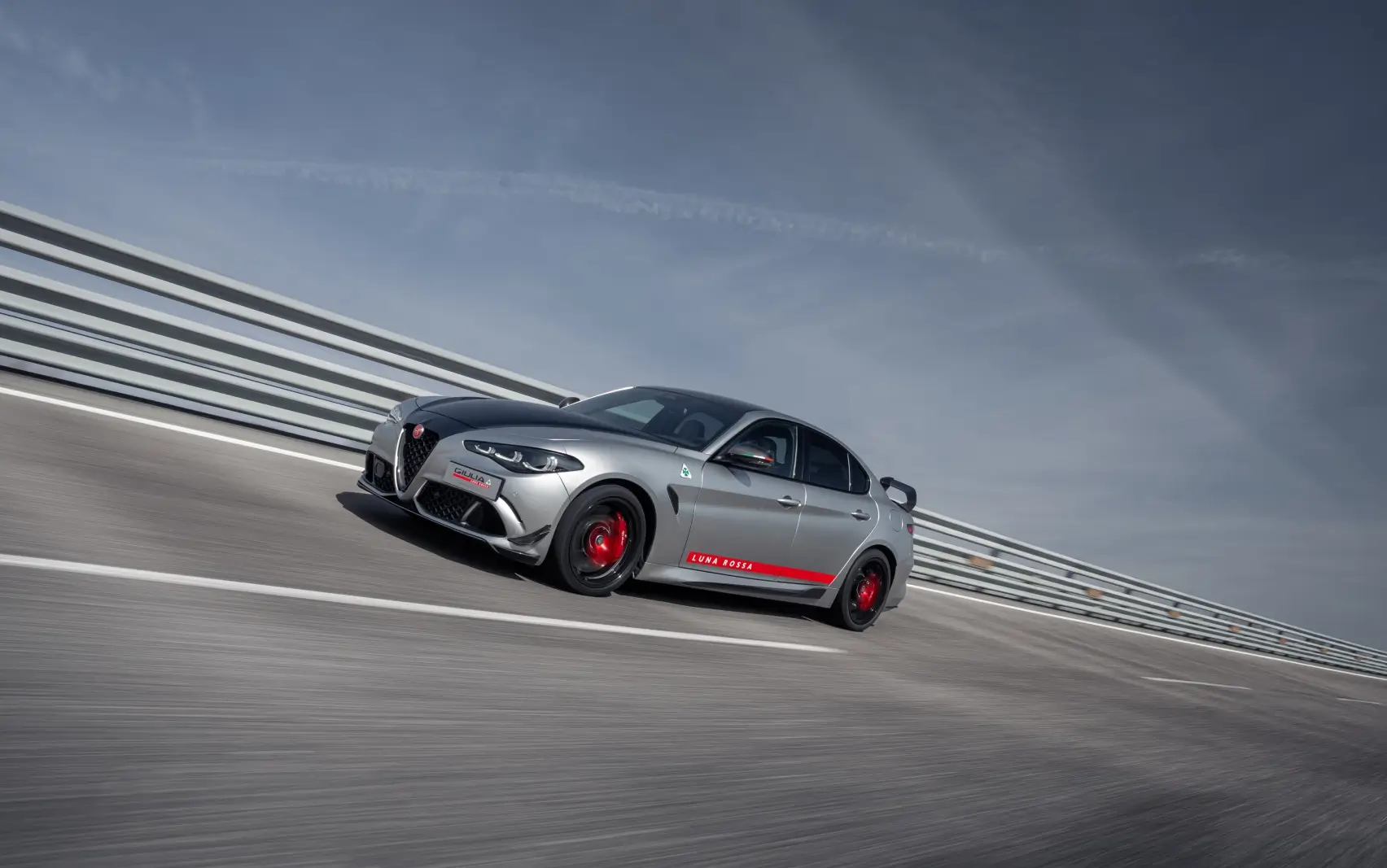 Alfa Romeo Giulia Quadrifoglio Luna Rossa