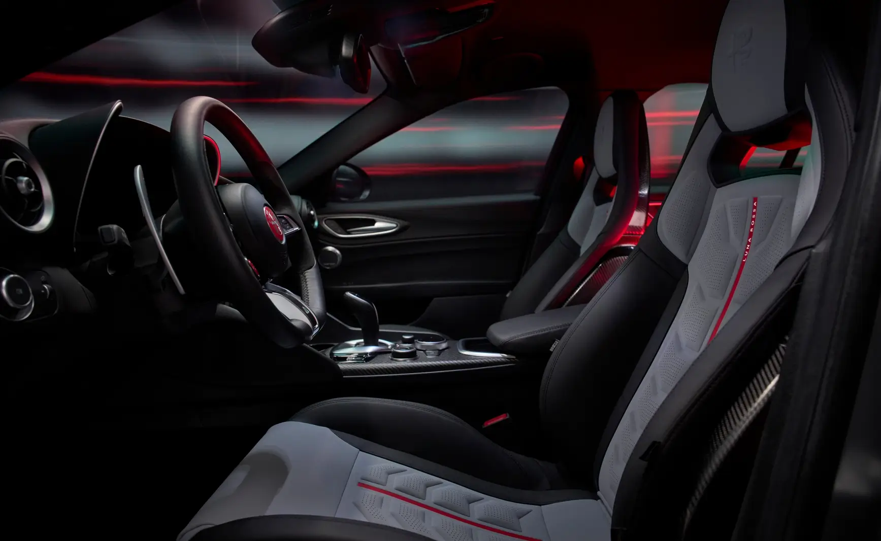 Alfa Romeo Giulia Quadrifoglio Luna Rossa