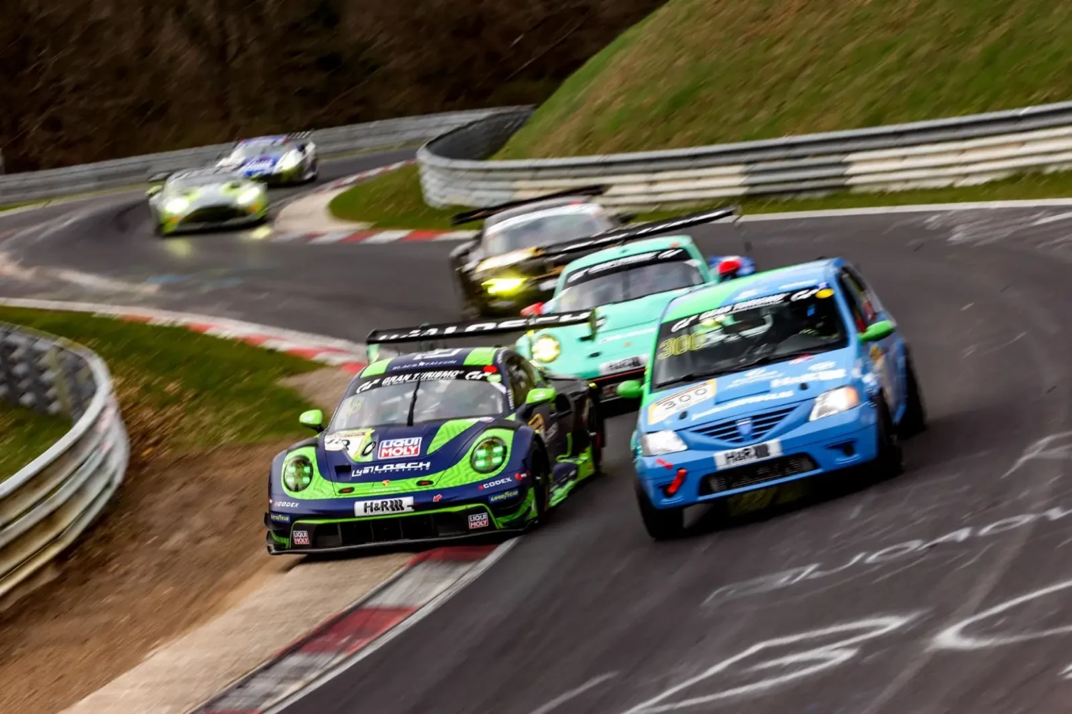 Dacia surprend au Nürburgring lors des 24 Heures ADAC