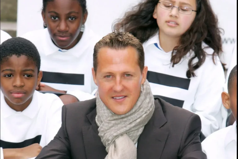 Michael Schumacher se déplacerait en fauteuil roulant