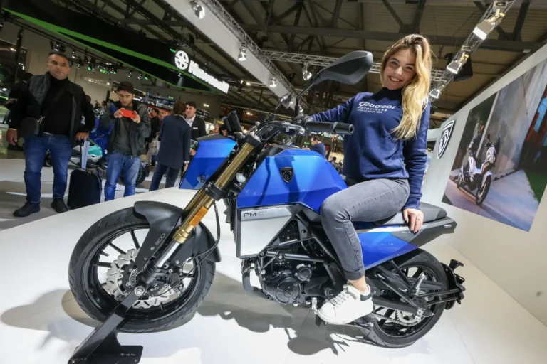 Peugeot PM 01 au Salon EICMA