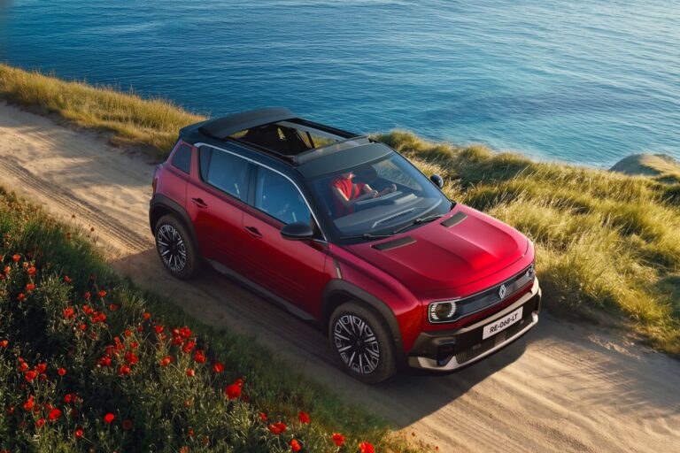 Renault 4 E-Tech Electric Plein Sud