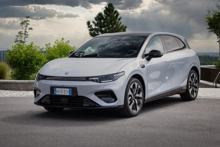 À 25 400 €, cette nouvelle voiture électrique de 218 ch pourrait faire très mal aux marques européennes Leapmotor B05