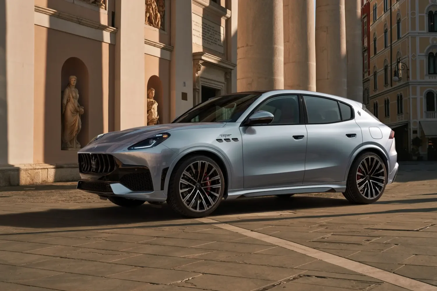 MASERATI GRECALE 2026