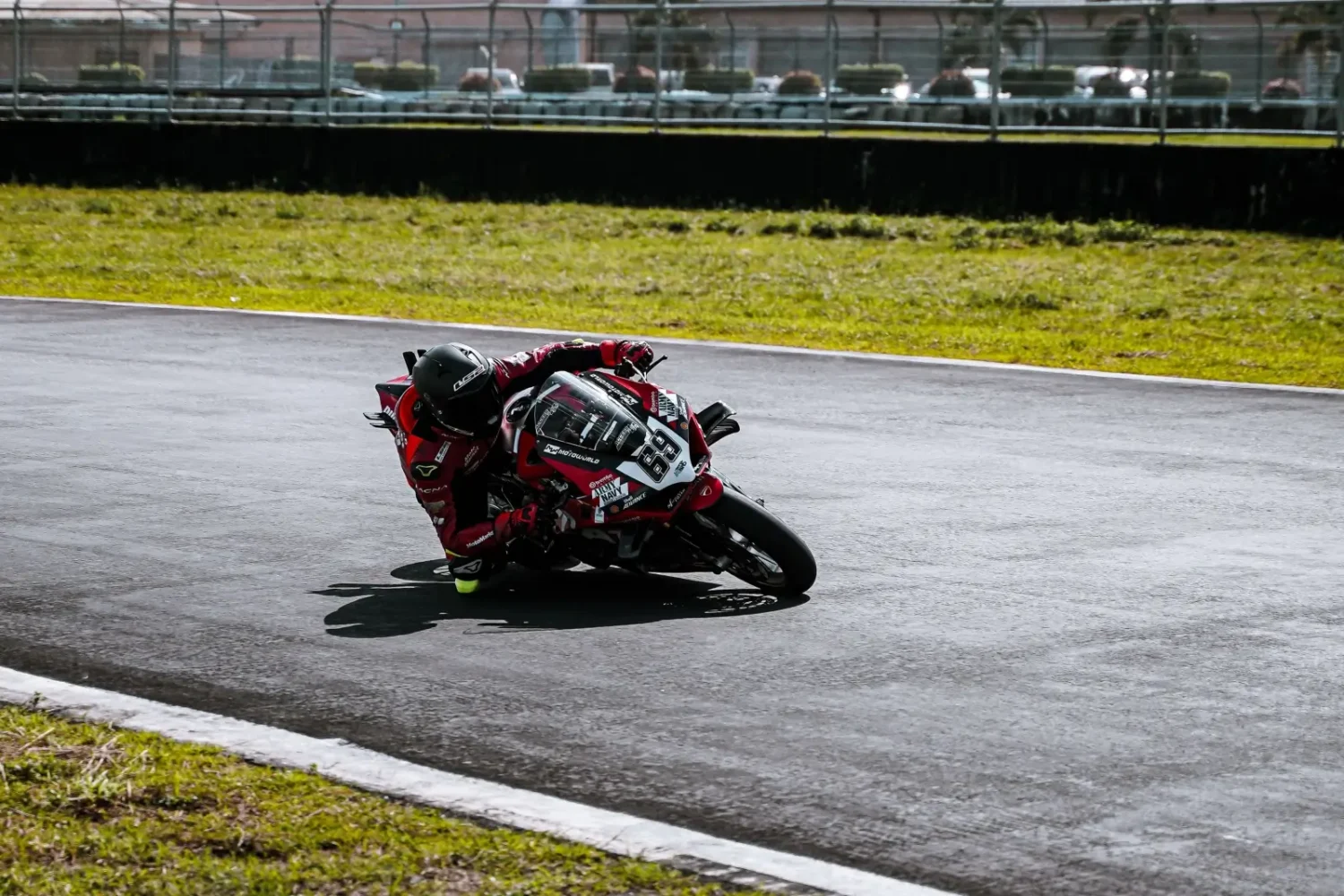 Stage moto sur piste