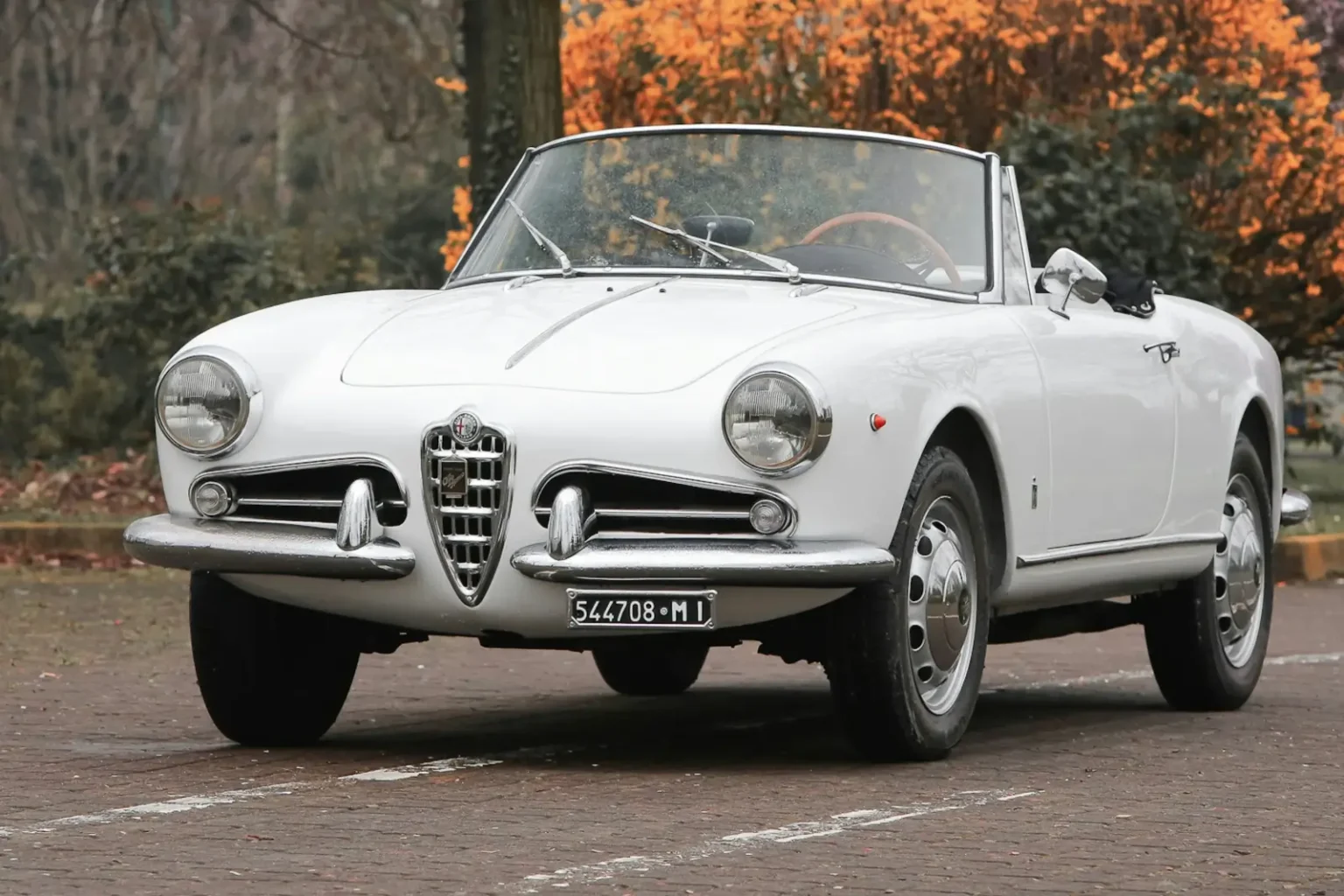 Duetto, 8C, 4C : l’histoire des cabriolets Alfa Romeo, ces Spider qui ont défini l’art de rouler cheveux au vent Alfa Romeo Giulietta cabriolet