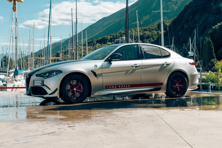 Alfa Romeo dévoile sa Giulia Quadrifoglio la plus aérodynamique de l’histoire Alfa Romeo official automotive partner foiling week 2026