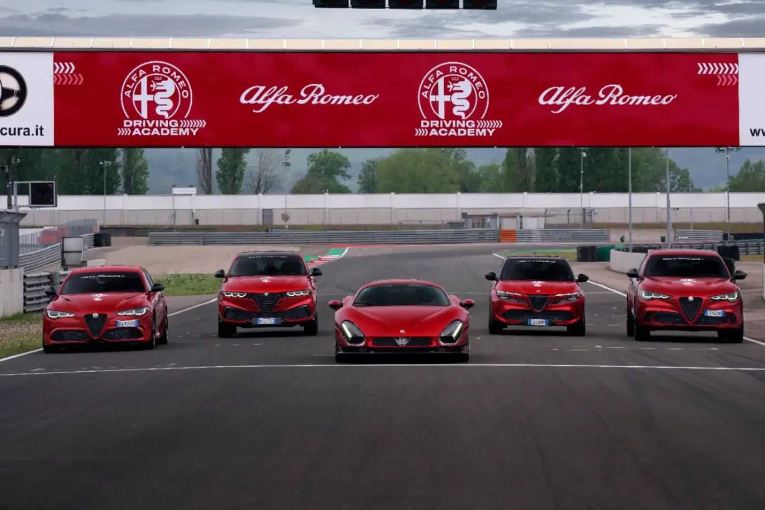 Alfa Romeo consolide sa croissance mondiale : le Junior devient le pilier de la marque, présente dans 70 pays Alfa Romeo résultats commerciaux S1 2026