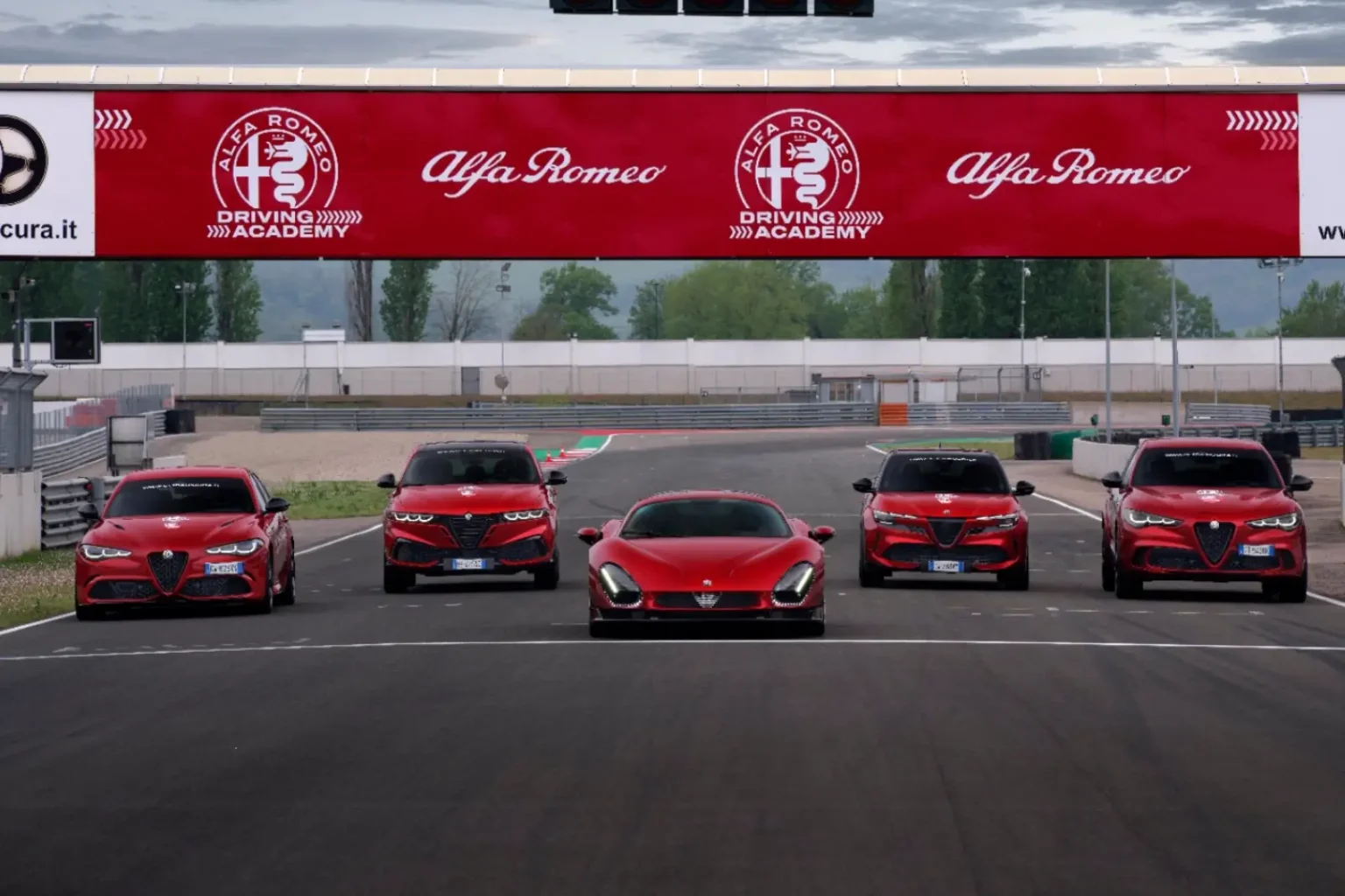Alfa Romeo consolide sa croissance mondiale : le Junior devient le pilier de la marque, présente dans 70 pays Alfa Romeo résultats commerciaux S1 2026