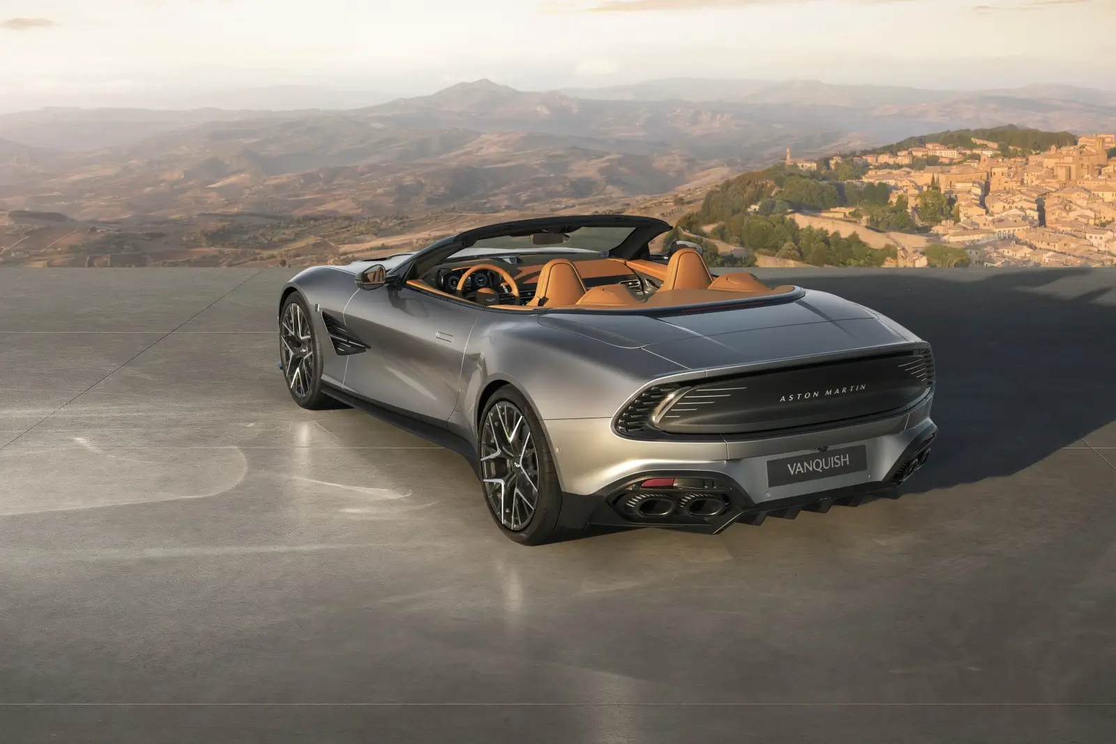 Aston Martin Vanquish 25