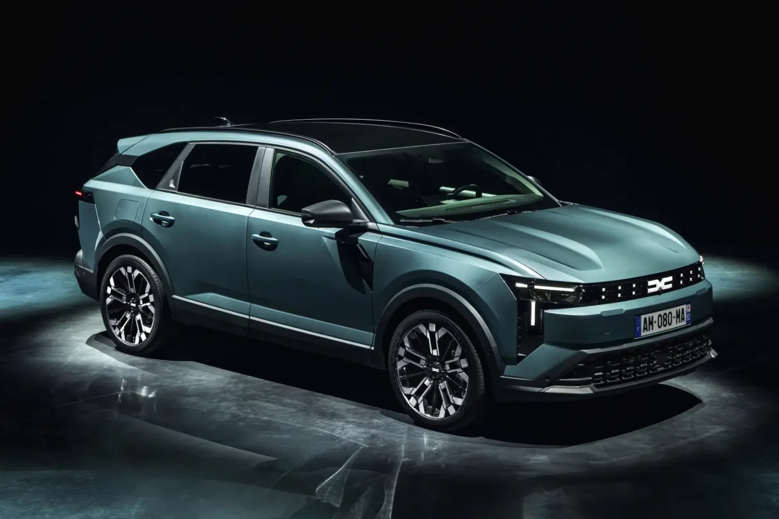 Dacia Striker Hybrid 155