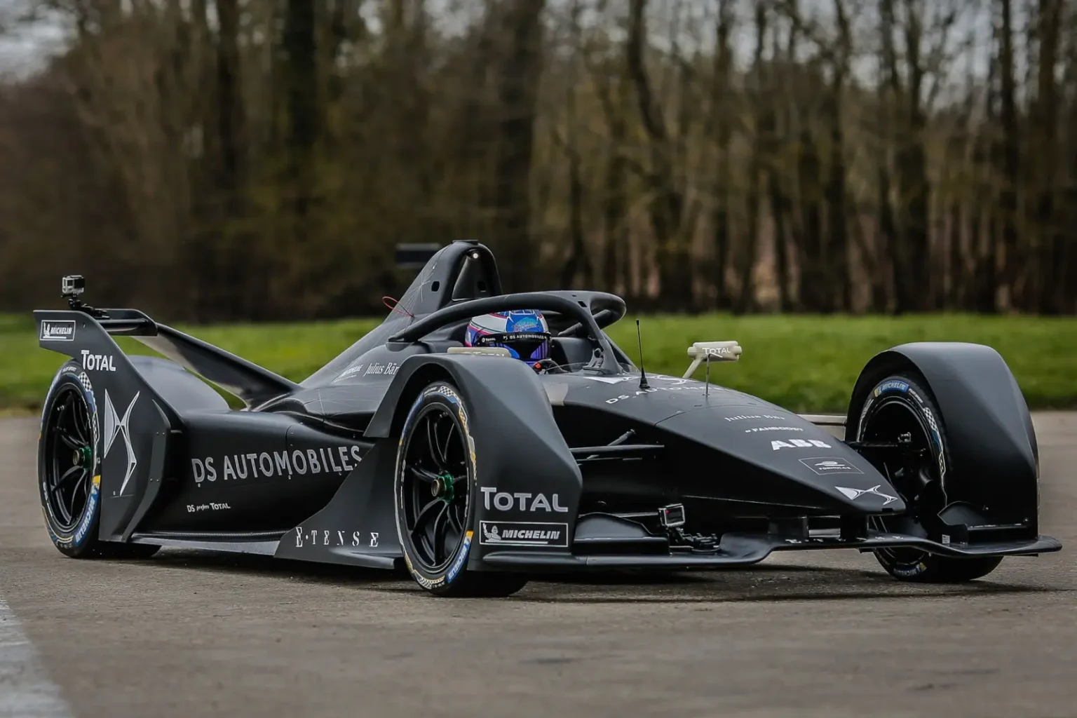 La DS E-TENSE FE19 fait son grand retour avec Jean-Éric Vergne au volant