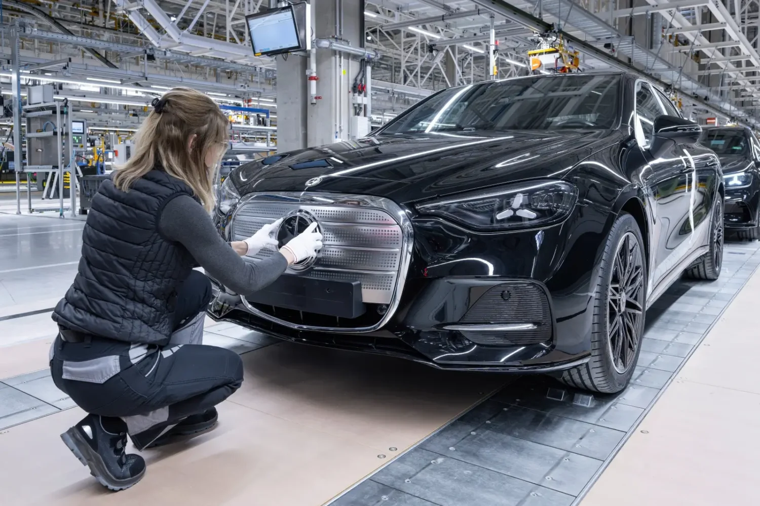 Mercedes investit 1 milliard d’euros dans son usine hongroise et prépare deux modèles très attendus Mercedes-Benz Classe C électrique à l'usine de Kecskemét en Hongrie