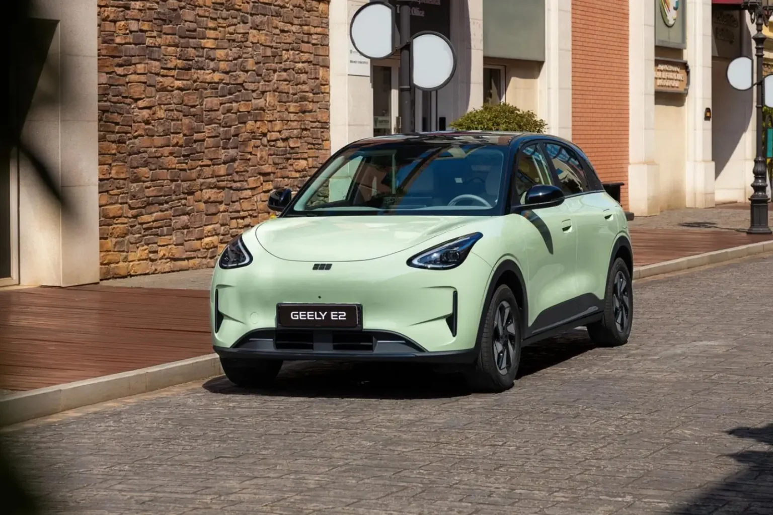Geely E2
