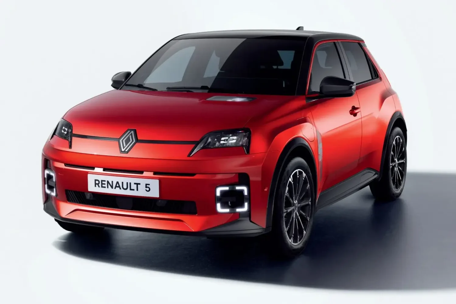 Renault 5 E-Tech rouge