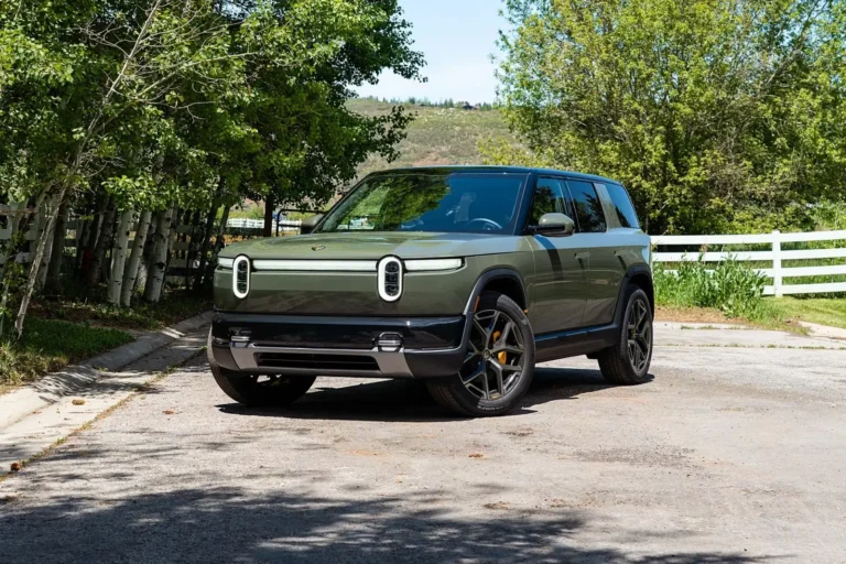 Rivian lance Point-to-Point, son système de conduite assistée capable de gérer un trajet complet Rivian R2