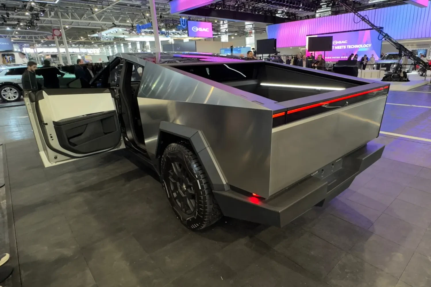 Tesla Cybertruck, vue arrière