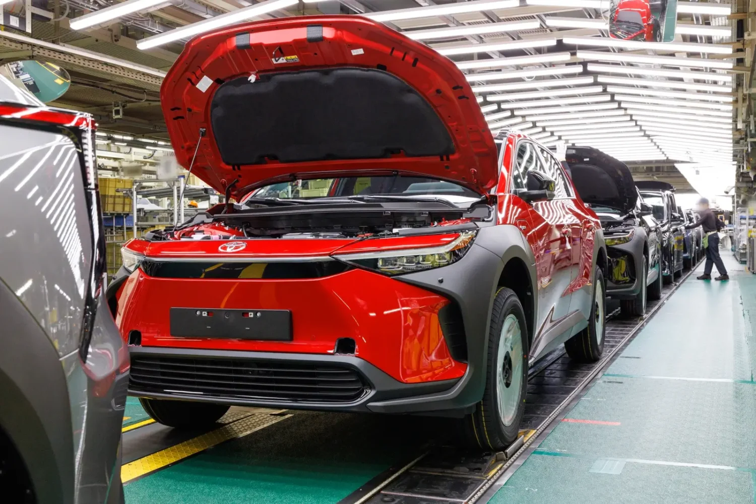Toyota, Nissan et Mitsubishi stoppent leurs usines après le séisme Toyota Nissan - Séisme Kyushu