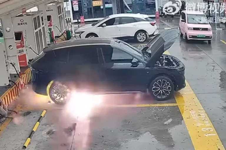 Zeekr 7X prend feu