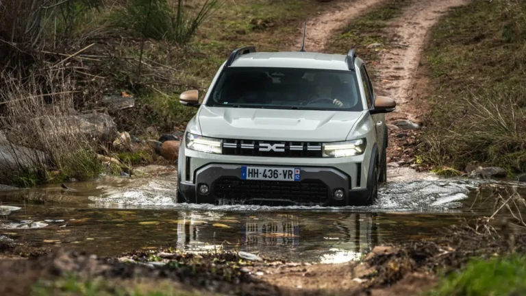 Dacia n’a plus que 5 % d’écart de prix avec les chinois, et ses trois piliers reculent Dacia Duster