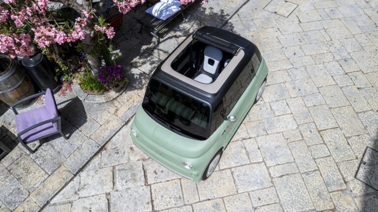 Fiat Topolino Dolcevita 2026 avec toit ouvert