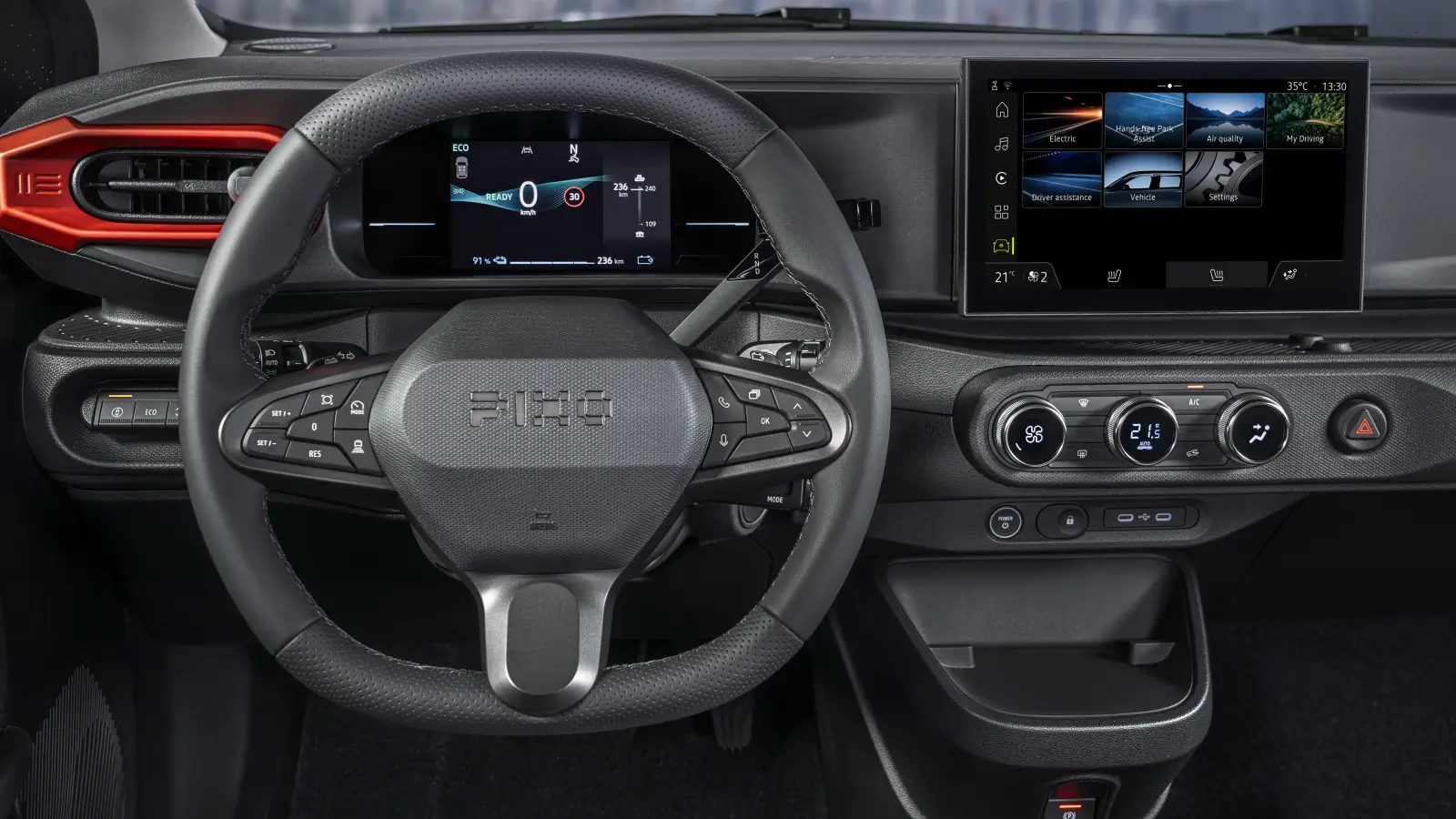 Habitacle et écrans de la Nissan Pixo