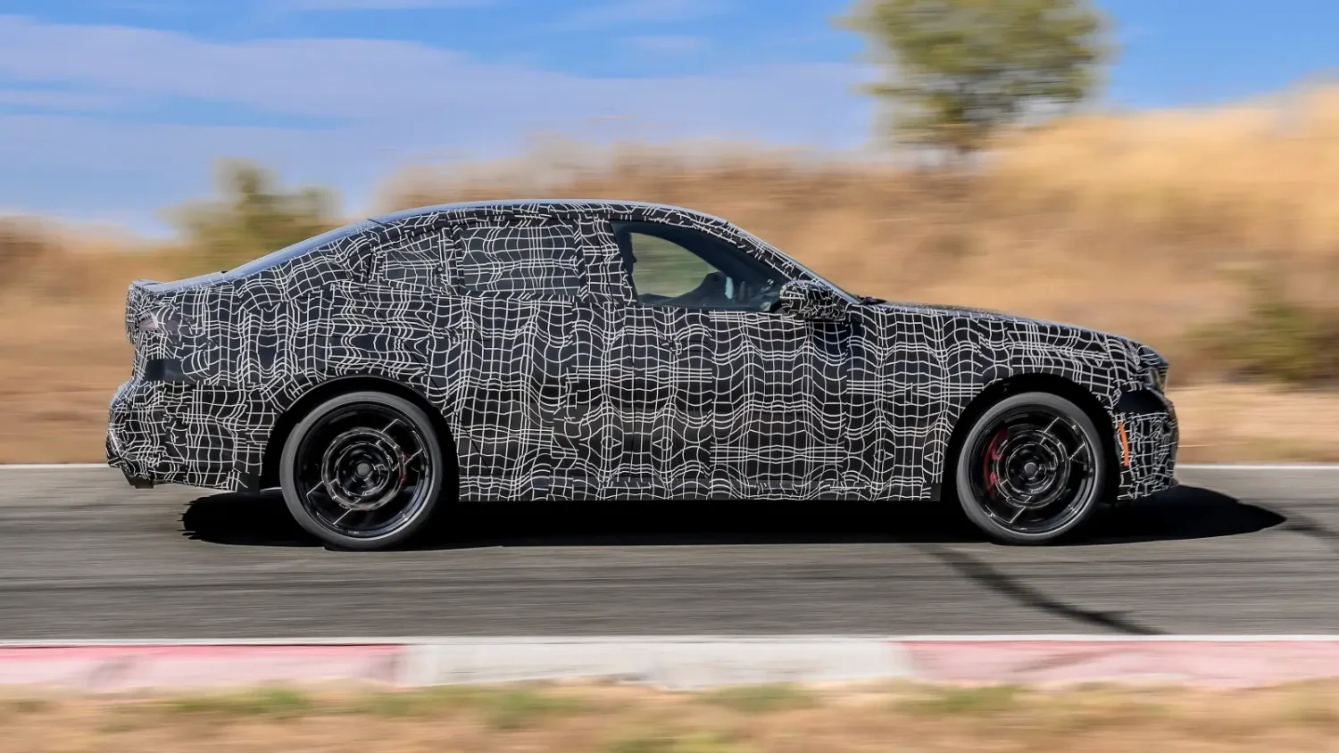 Prototype de la nouvelle BMW Série 3 vu de profil