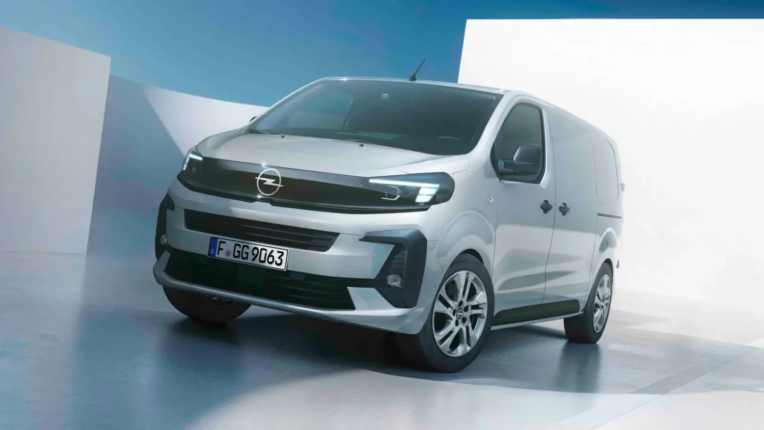 L’Opel Vivaro reçoit enfin le 2.2 diesel de 150 ch sur cette version Opel Vivaro recoit le moteur diesel 2.2 de 150 ch sur sa version plateau
