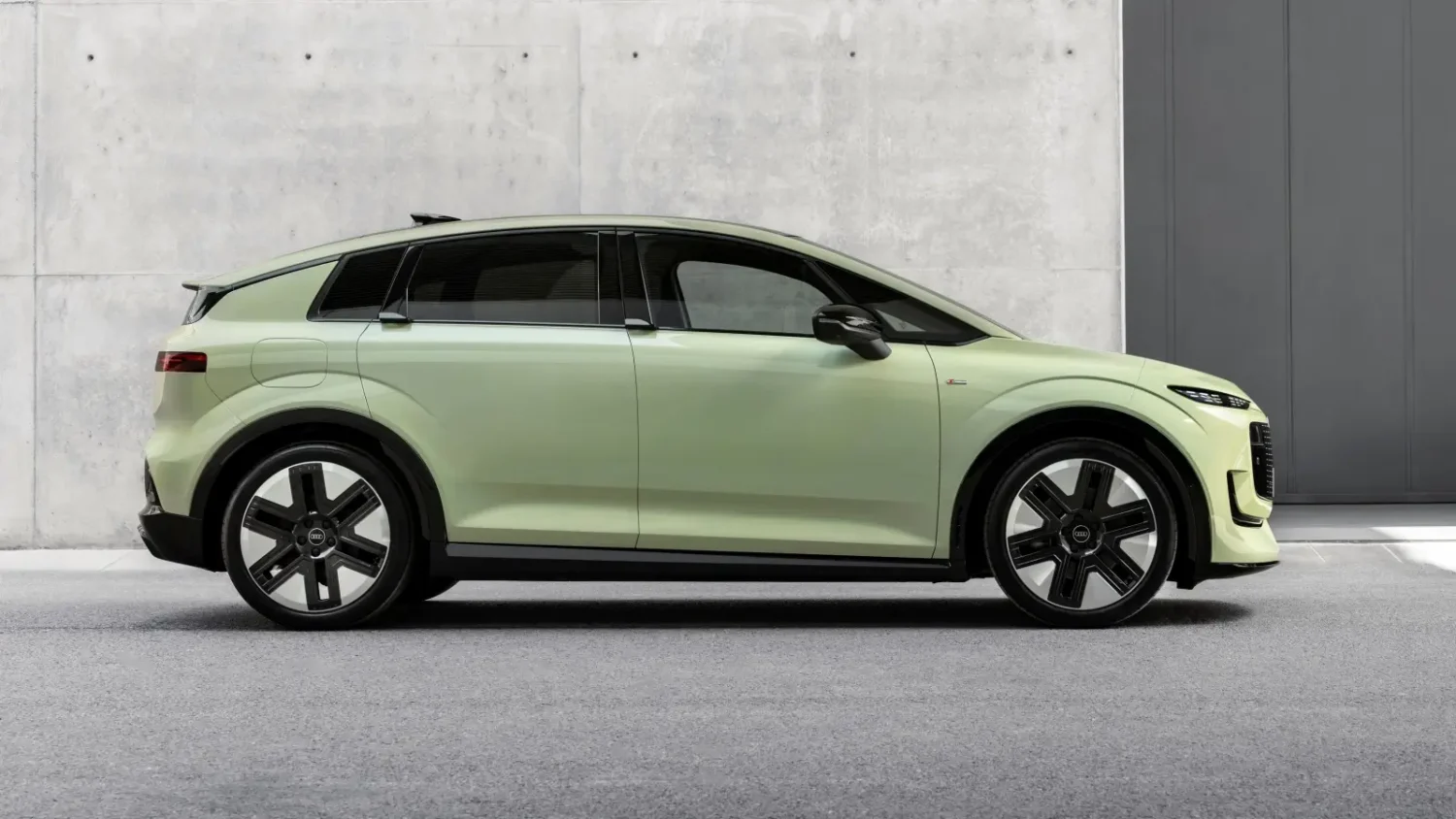 Audi A2 e-tron de profil avec poignées affleurantes
