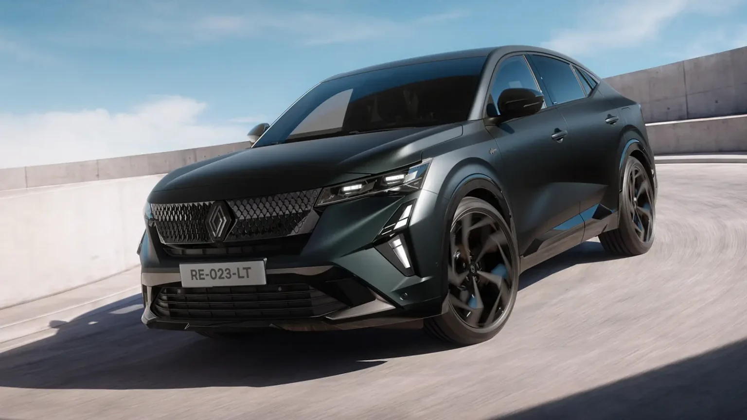 Renault facture 3 300 euros de plus cette Rafale Hypnotic limitée à 1 500 exemplaires Renault Rafale Hypnotic noir forêt satin