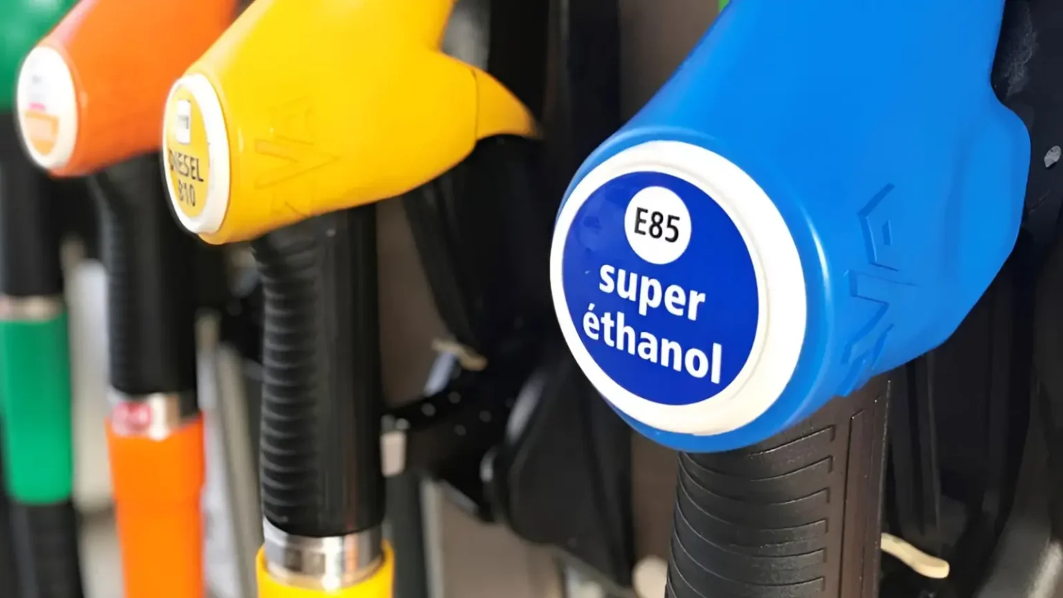 Le plein d’E85 fait économiser 63 euros, sauf qu’il faut 12,5 litres de plus pour aller aussi loin Superéthanol E85